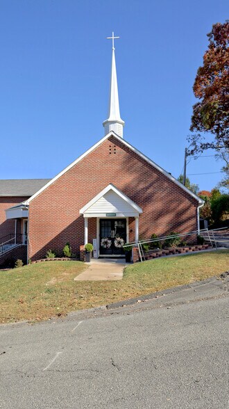More Photos Of 301 Bolling St, Radford Religious Facility For Sale