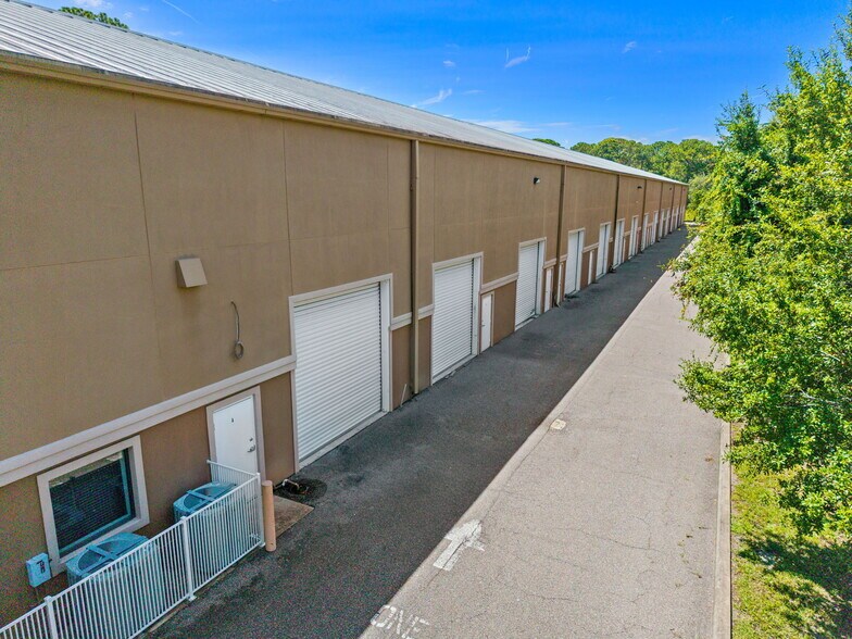 More Photos Of 585 Commonwealth Blvd, Port Orange Manufacturing For Sale