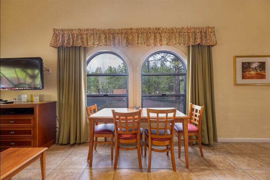 More Photos Of 5829 Buck Springs Rd, Pinetop Hotel For Sale