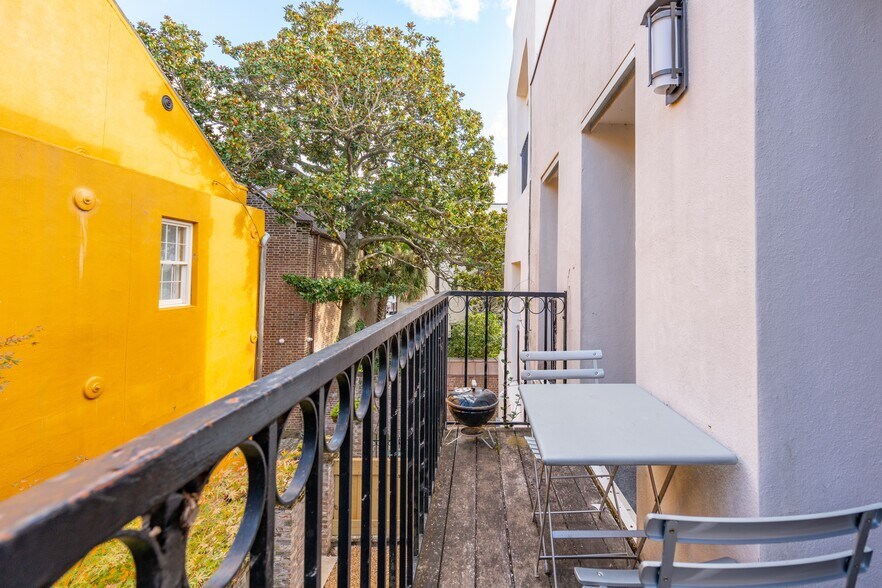 More Photos Of 46 State St, Charleston Office Residential For Lease