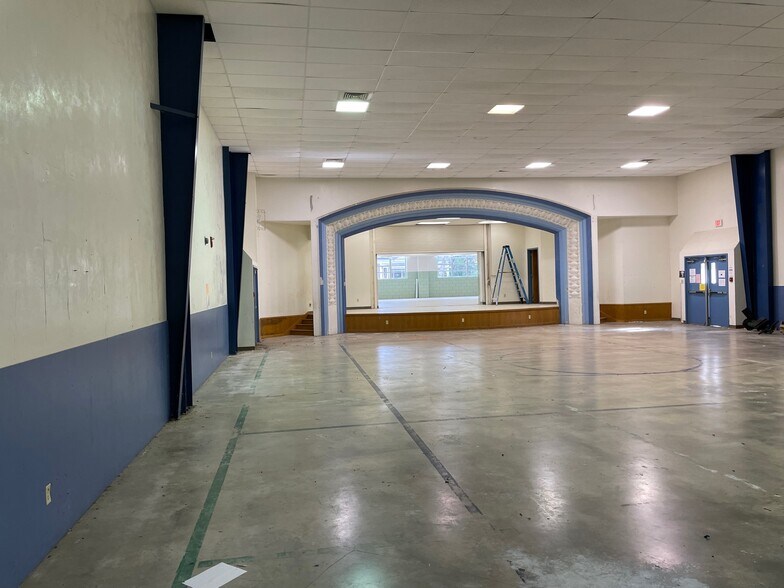 More Photos Of 216 E College St, Seguin Flex For Sale