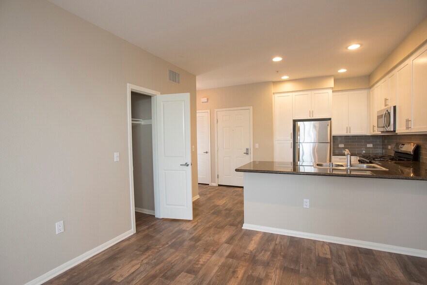 More Photos Of 700 S Myrtle Ave, Monrovia Apartments For Lease