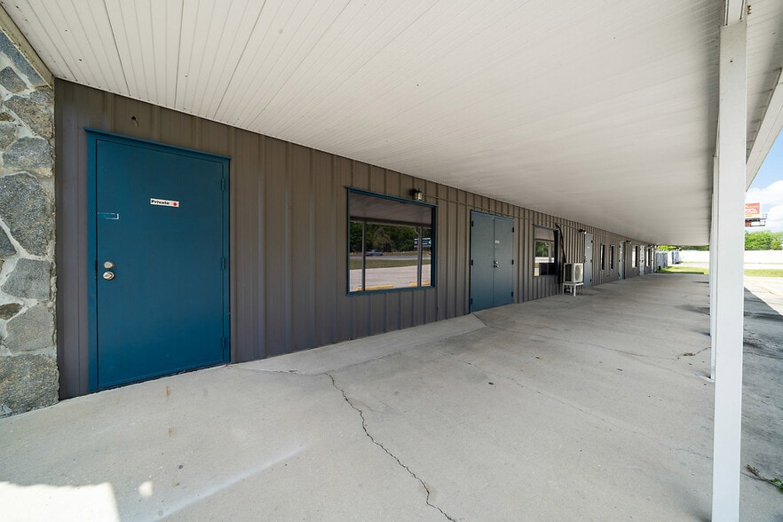 More Photos Of 9732 SE US Highway 441, Belleview Warehouse For Lease