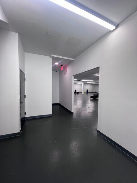More Photos Of 39-04 29th St, Long Island City Apartments For Lease