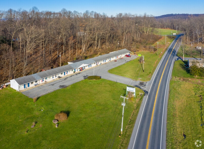 More Photos Of 4221 Stiegel Pike, Newmanstown Hotel For Sale