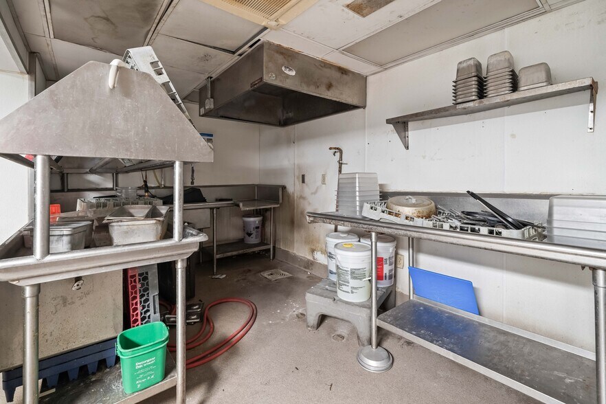 More Photos Of 4950 S Loop 289, Lubbock Restaurant For Lease