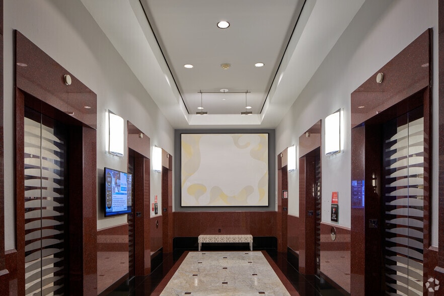 More Photos Of 150 W Jefferson Ave, Detroit Office For Lease