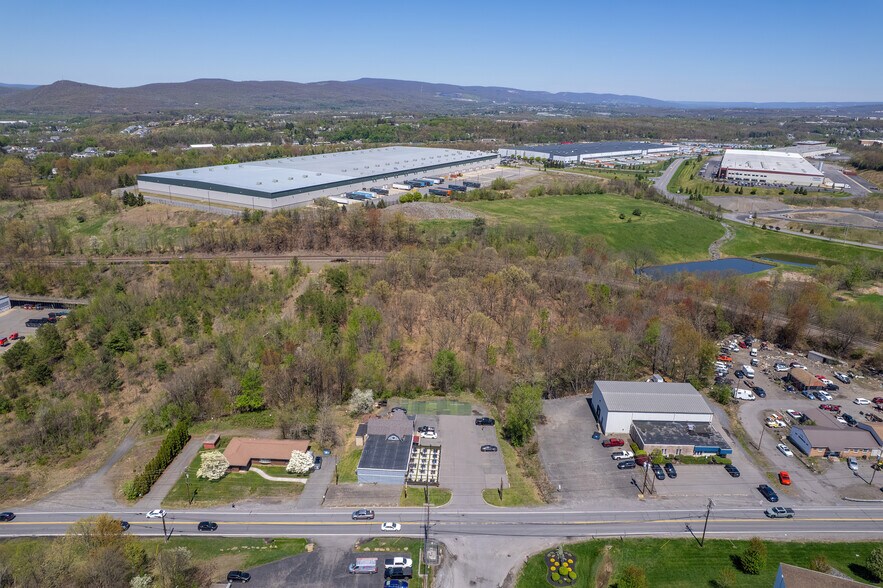 More Photos Of 900 Oak St, Pittston Showroom For Sale