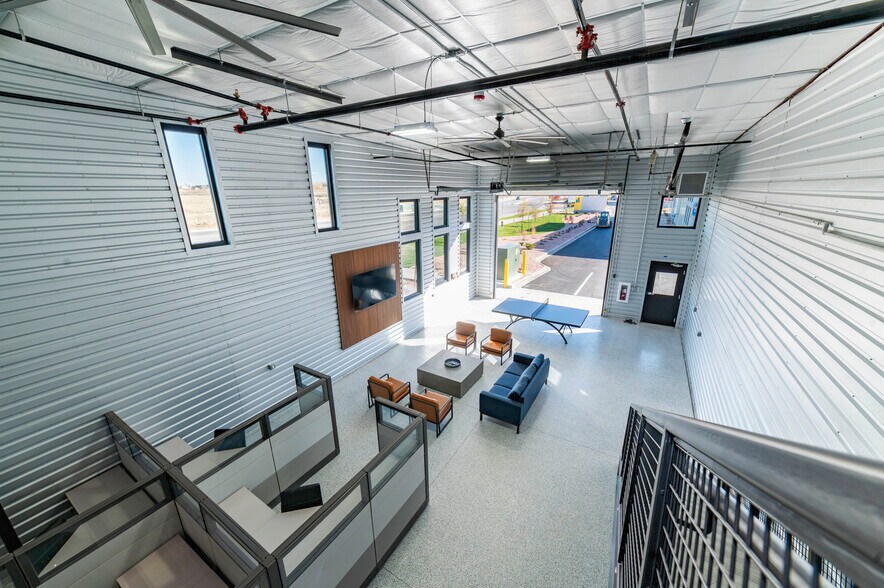 More Photos Of 5378 Ronald Reagan Blvd, Johnstown Flex For Lease