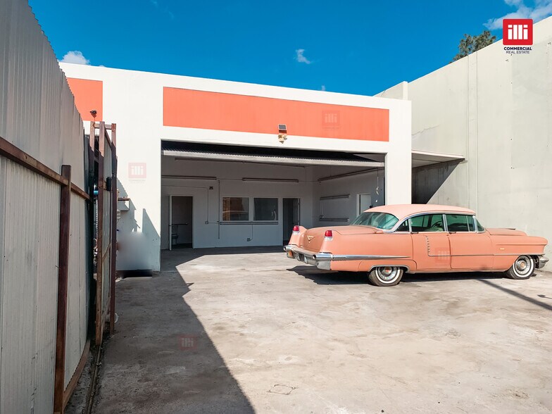 More Photos Of 7650 Sepulveda Blvd, Van Nuys Service For Lease