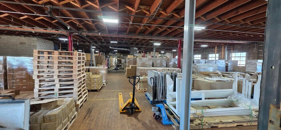 More Photos Of 6465 N Avondale Ave, Chicago Manufacturing For Sale