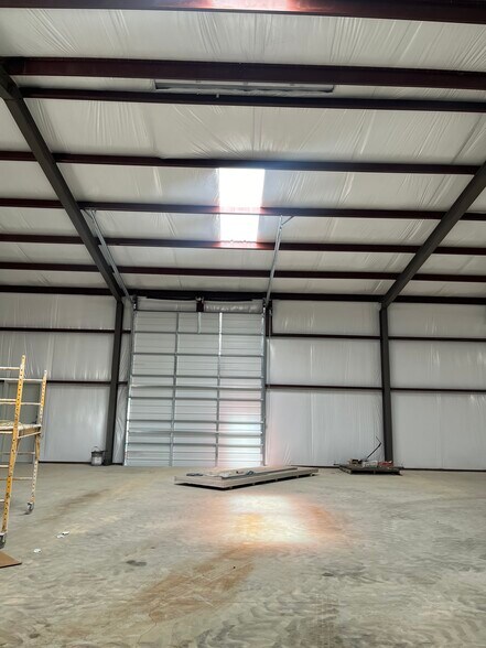 More Photos Of 1045 Sales Dr, Waxahachie General Retail For Lease