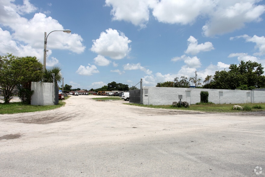 More Photos Of 3091 NW 16th Ter, Pompano Beach Contractor Storage Yard For Sale