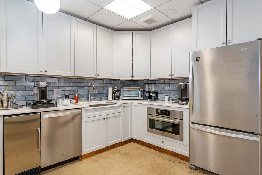 More Photos Of 85 Orient Way, Rutherford Loft Creative Space For Lease