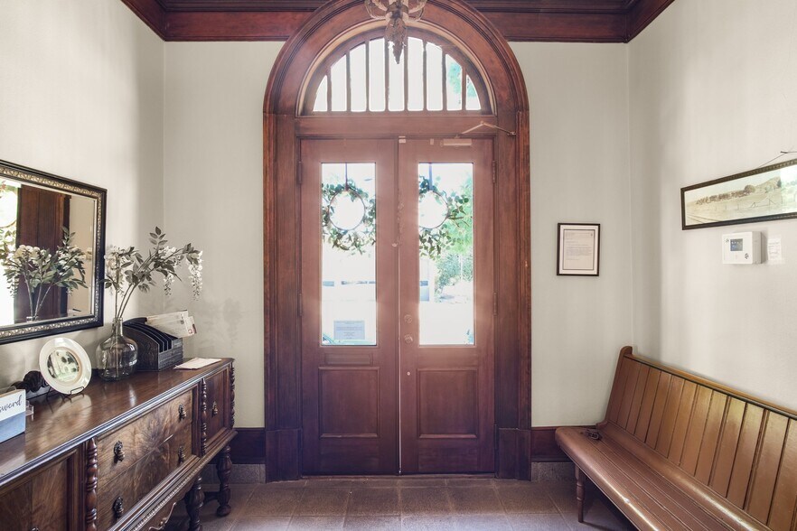 More Photos Of 355 W Las Palmas Ave, Patterson Office Residential For Sale