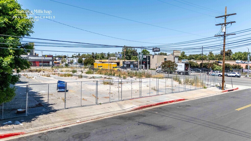 More Photos Of 19348 Ventura Blvd, Tarzana Land For Sale