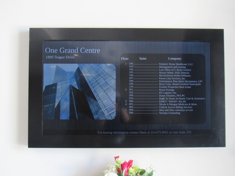 More Photos Of 1800 Teague Dr, Sherman Office For Lease