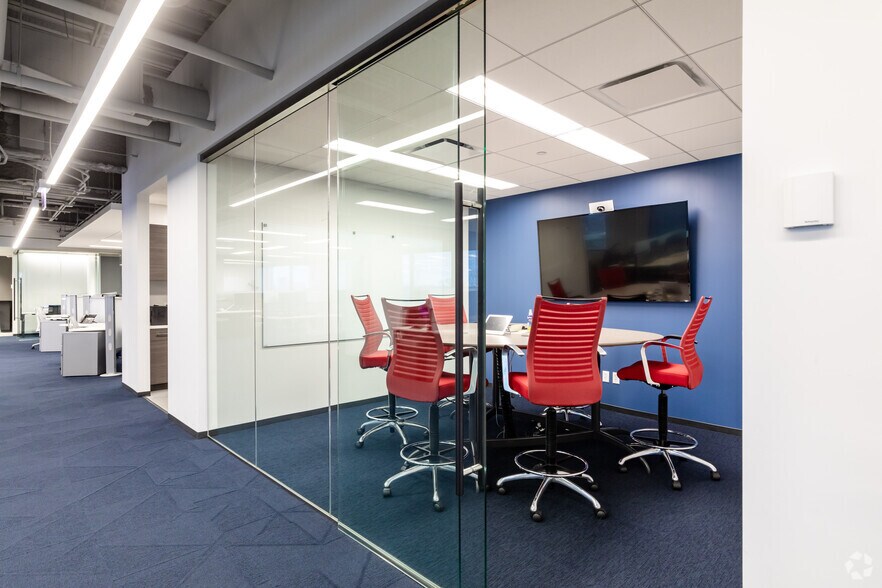 More Photos Of 1415 W 22nd St, Oak Brook Unknown For Lease