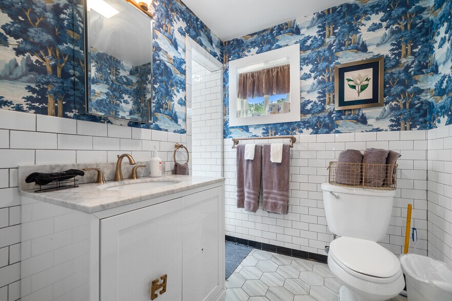 More Photos Of 741 Park Ave, Hot Springs Hotel For Sale