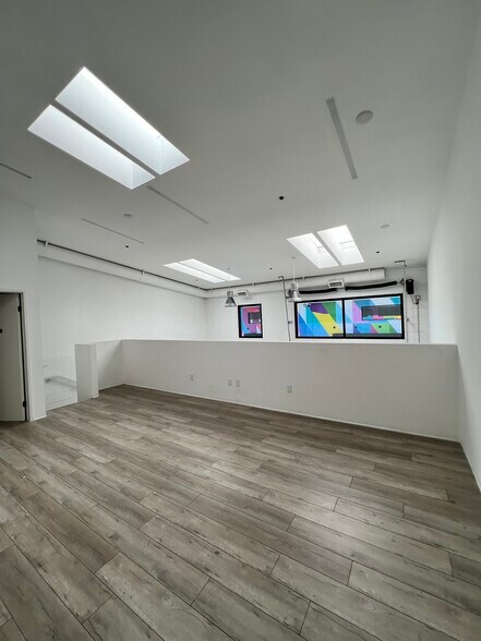 More Photos Of 1633-1639 Electric Ave, Venice Light Manufacturing For Lease