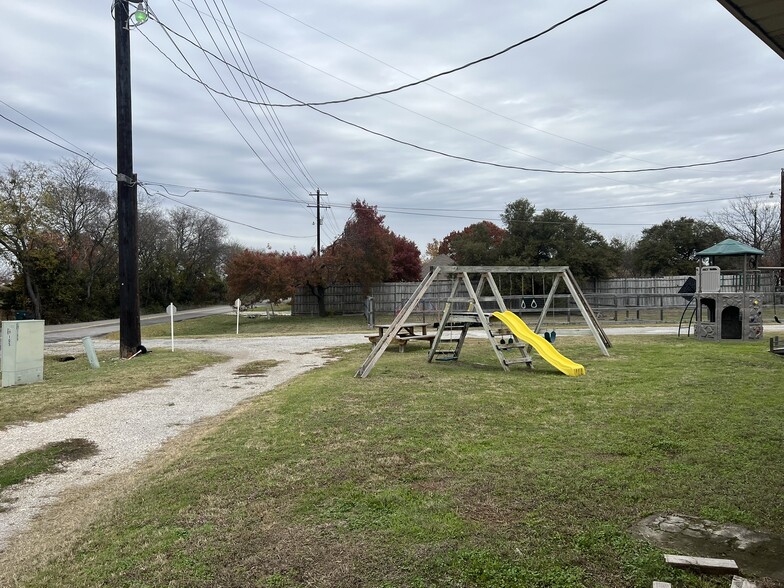 More Photos Of 105 New Hope Rd E, McKinney Freestanding For Sale