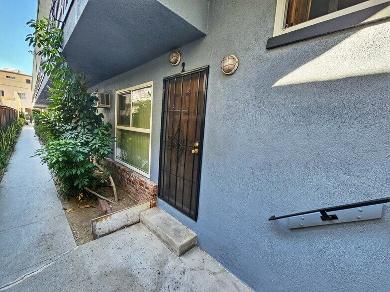 More Photos Of 402 E Dryden Ave, Glendale Apartments For Sale