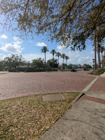 More Photos Of 7065 Westpointe Blvd, Orlando Loft Creative Space For Sale