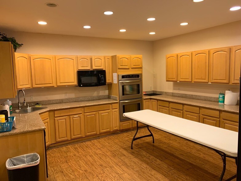 More Photos Of 2421 Tamiami Trl, Port Charlotte Office For Sale