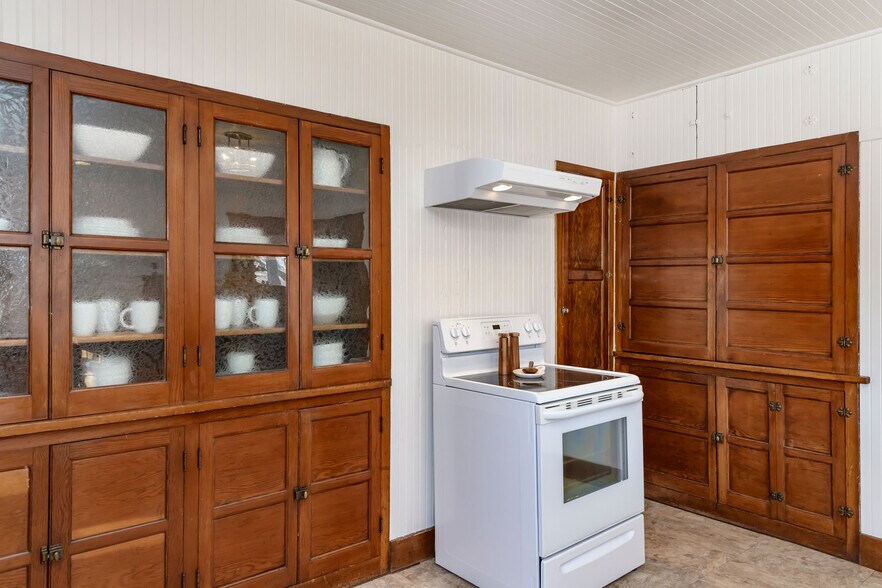 More Photos Of 8 Keller St, Petaluma Office Residential For Sale