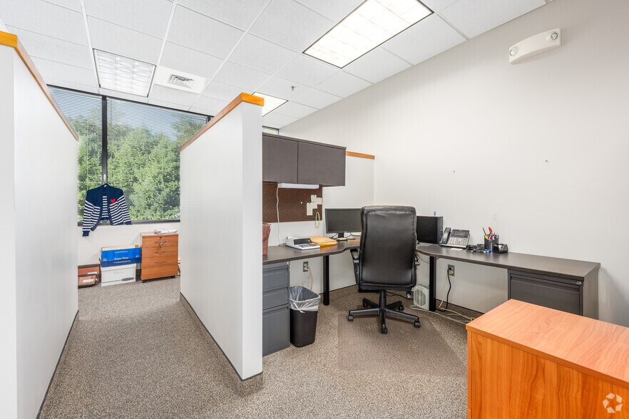 More Photos Of 7230 Lee Deforest Dr, Columbia Office For Sale