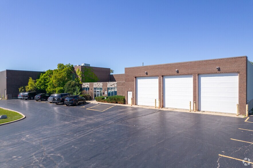 More Photos Of 1125 Carnegie St, Rolling Meadows Warehouse For Lease