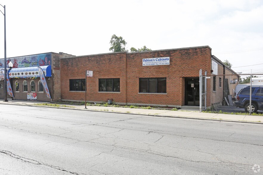 Primary Photo Of 4507-4511 W Belmont Ave, Chicago Distribution For Sale