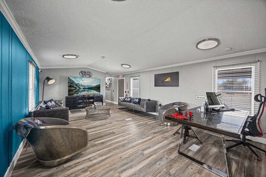 More Photos Of 2801 Shaver St, Pasadena Auto Repair For Sale