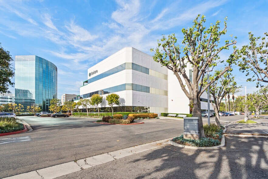 More Photos Of 17900 Von Karman Ave, Irvine Office For Lease