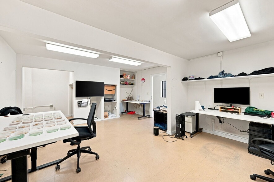 More Photos Of 2757 16th St, San Francisco Warehouse For Lease