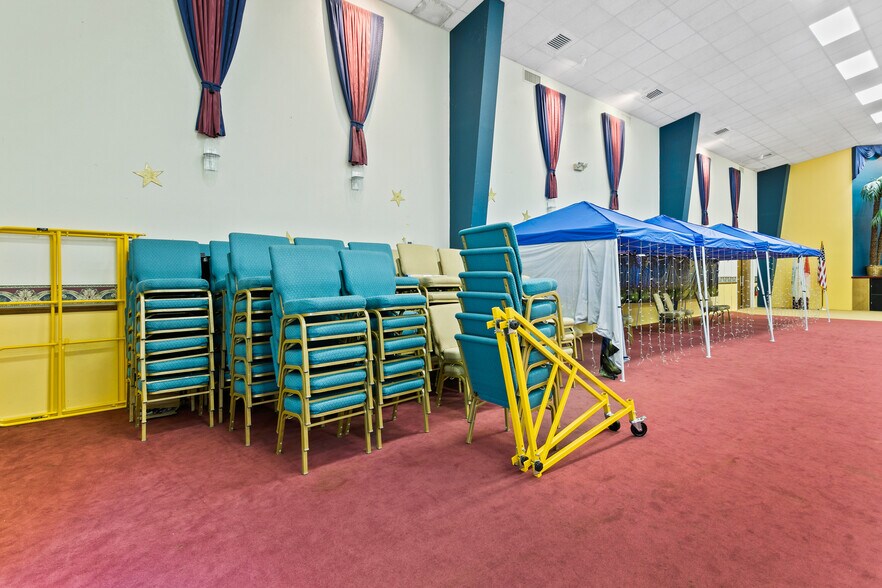 More Photos Of 3601 E Moody Blvd, Bunnell Religious Facility For Sale