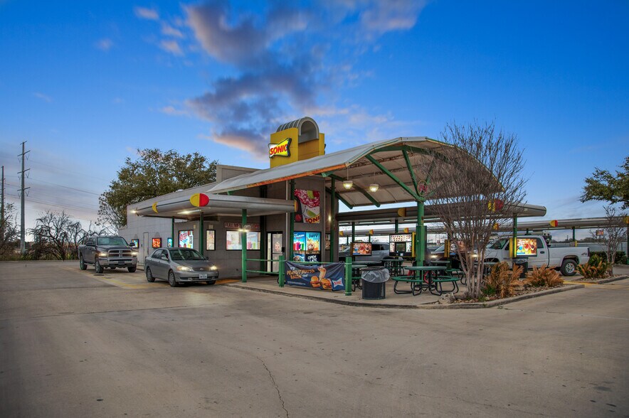 More Photos Of 11725 O'connor Rd, San Antonio Fast Food For Lease