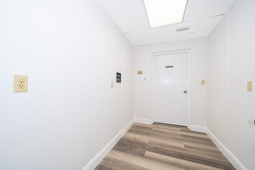 More Photos Of 2025 Flamingo Dr, Bartow Medical For Lease