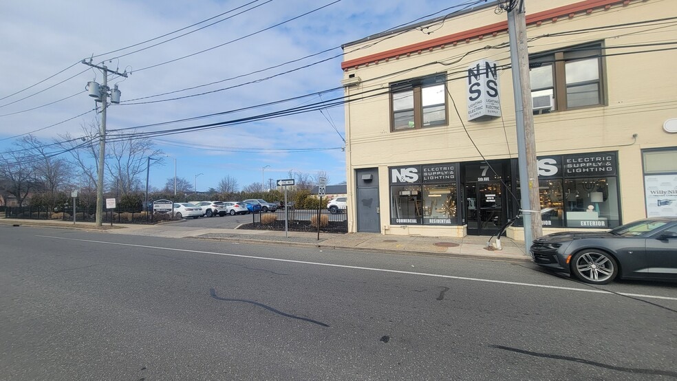 More Photos Of 143 W Main St, Bay Shore General Retail For Sale