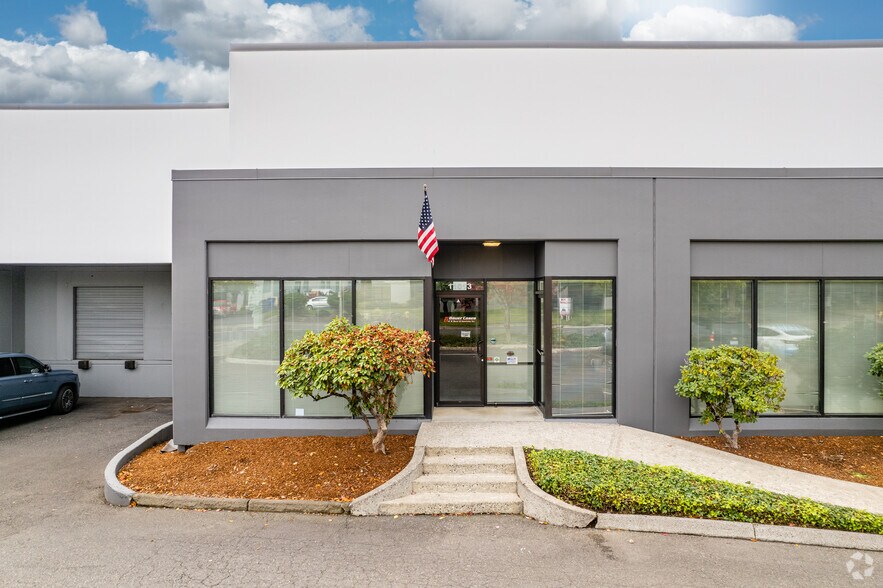 More Photos Of 11013 NE 39th St, Vancouver Manufacturing For Lease