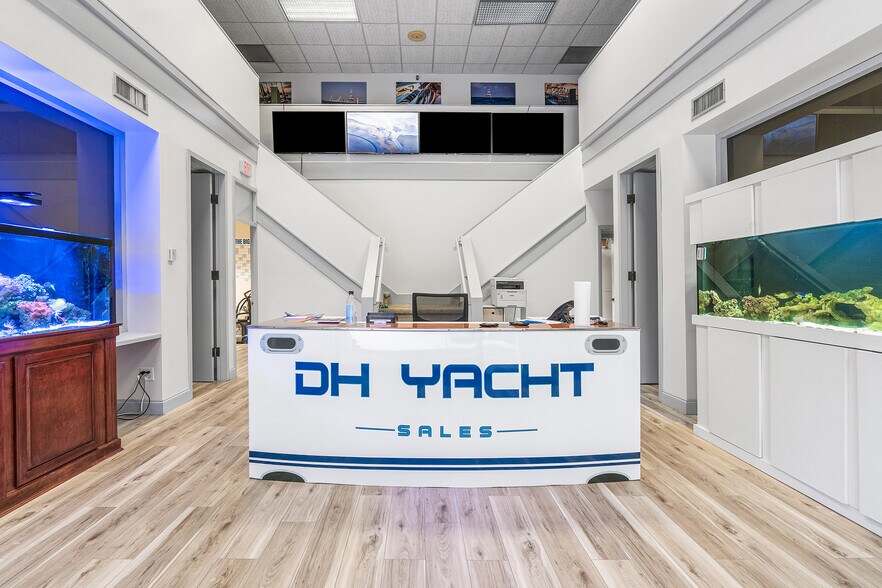 More Photos Of 112-120 US Highway 1, Tequesta Medical For Sale