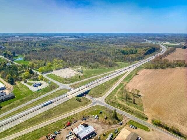 More Photos Of 2496 N Parma Rd, Parma Service Station For Sale