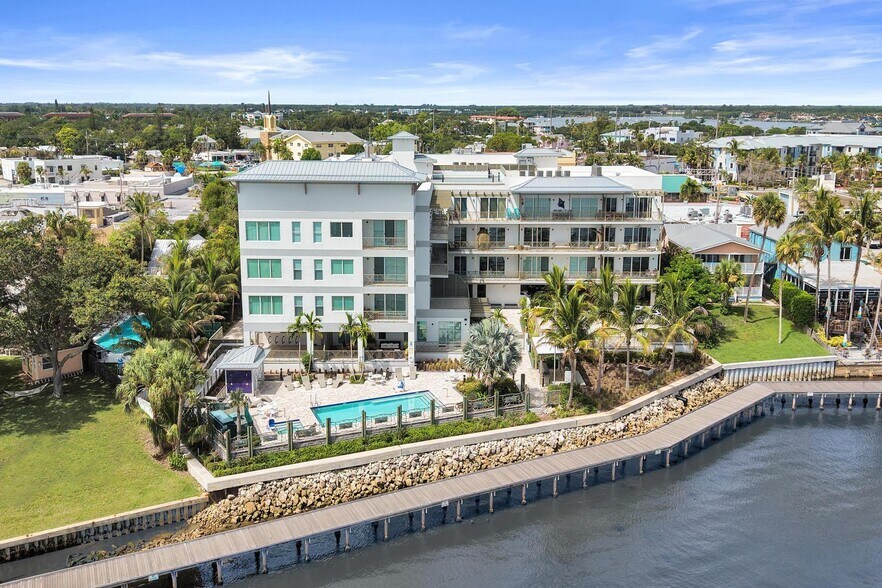 More Photos Of 37-41 SW Seminole St, Stuart Apartments For Lease