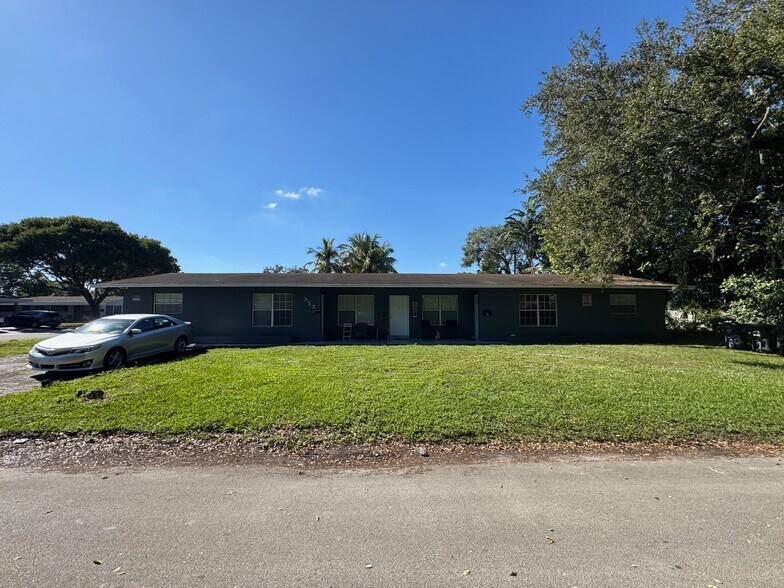 More Photos Of 353 SW 19th Ave, Fort Lauderdale Multifamily For Sale
