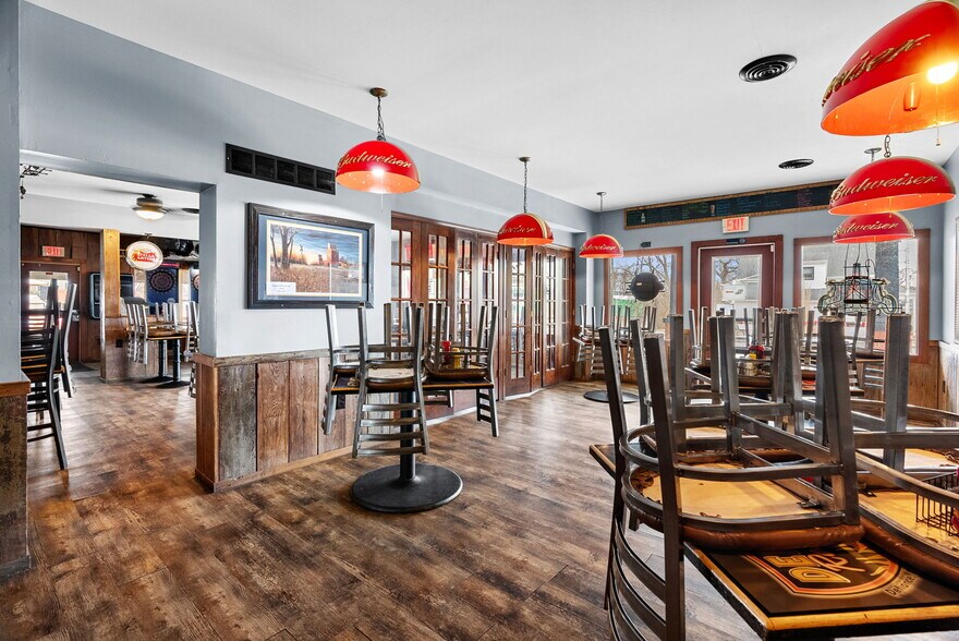 More Photos Of 2999 S Highway 94, Defiance Bar For Sale