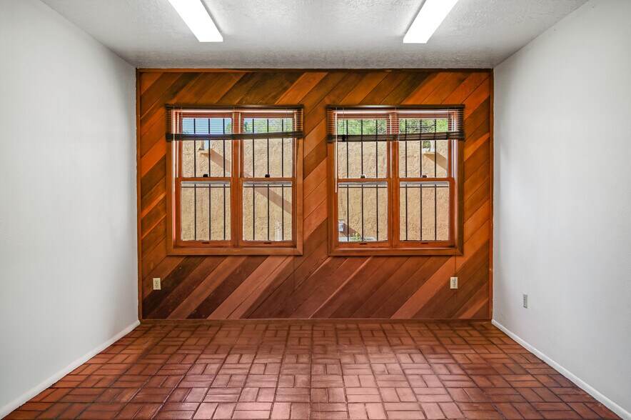 More Photos Of 1464 S Saint Francis Dr, Santa Fe Office For Sale