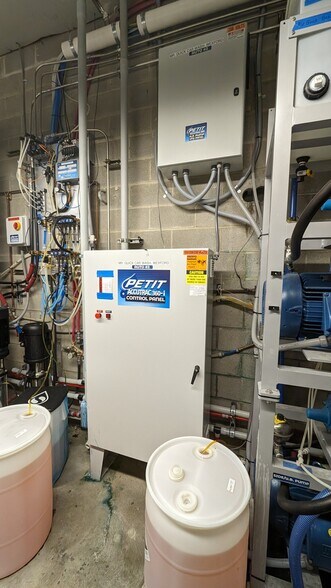 More Photos Of 268 McClellandtown Rd, Uniontown Carwash For Sale