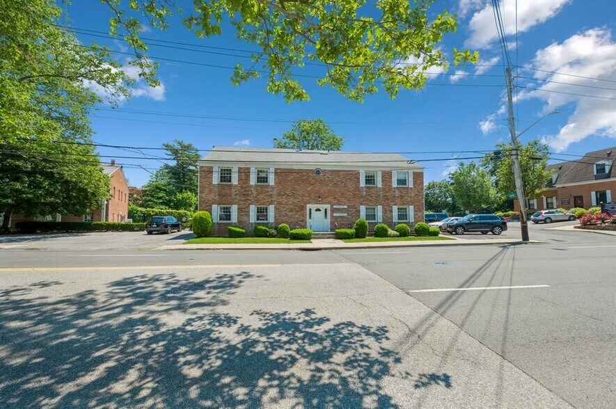 More Photos Of 270 White Plains Rd, Eastchester Medical For Lease