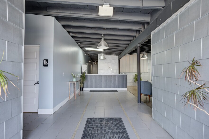 More Photos Of 628 E Parent Ave, Royal Oak Office Residential For Lease