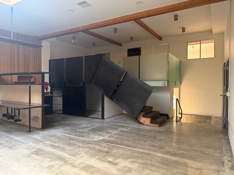 More Photos Of 127 Arena St, El Segundo Manufacturing For Lease